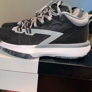 Men’s Basketball Shoes Zion 1